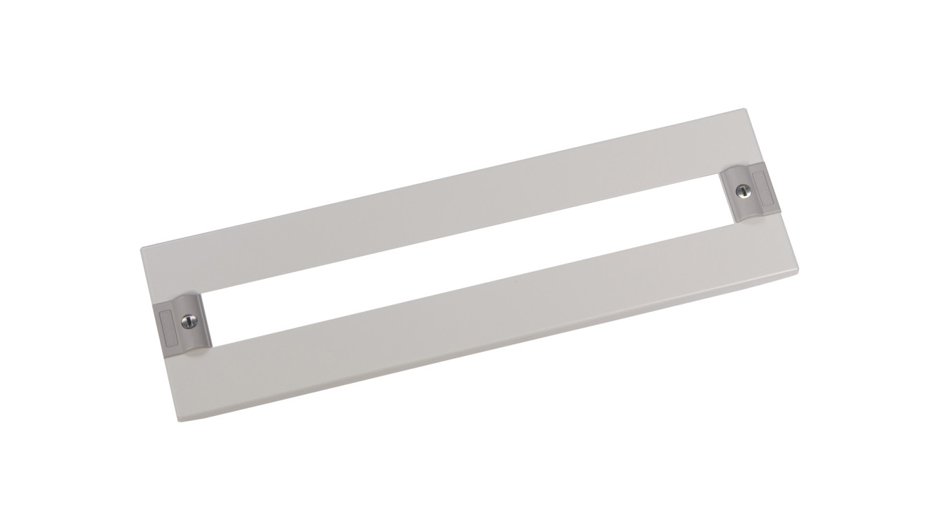 Osłona metalowa z wycięciem dla aparatury modułowej 575x150mm 020300