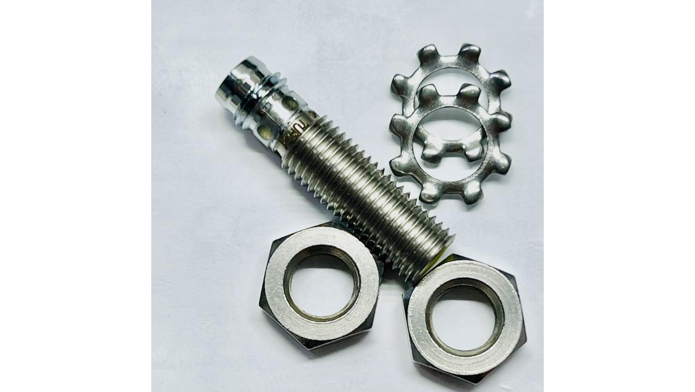 BI2-EG08K-AP6X-V1131 czujnik indukcyjny M8, PNP NO stal nierdzewna