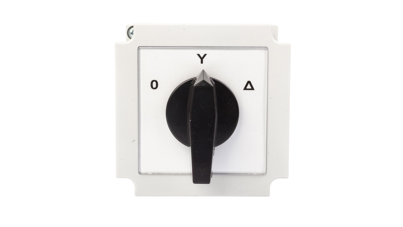 Łącznik krzywkowy gwiazda-trójkąt 3P 16A w obudowie 4G16-12-PK R114 63-840591-021