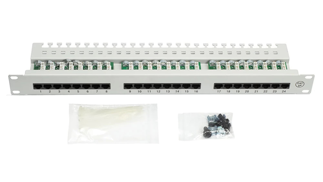 Patch panel RACK 19 kat.5e 24p UTP z półką 1U czarny
