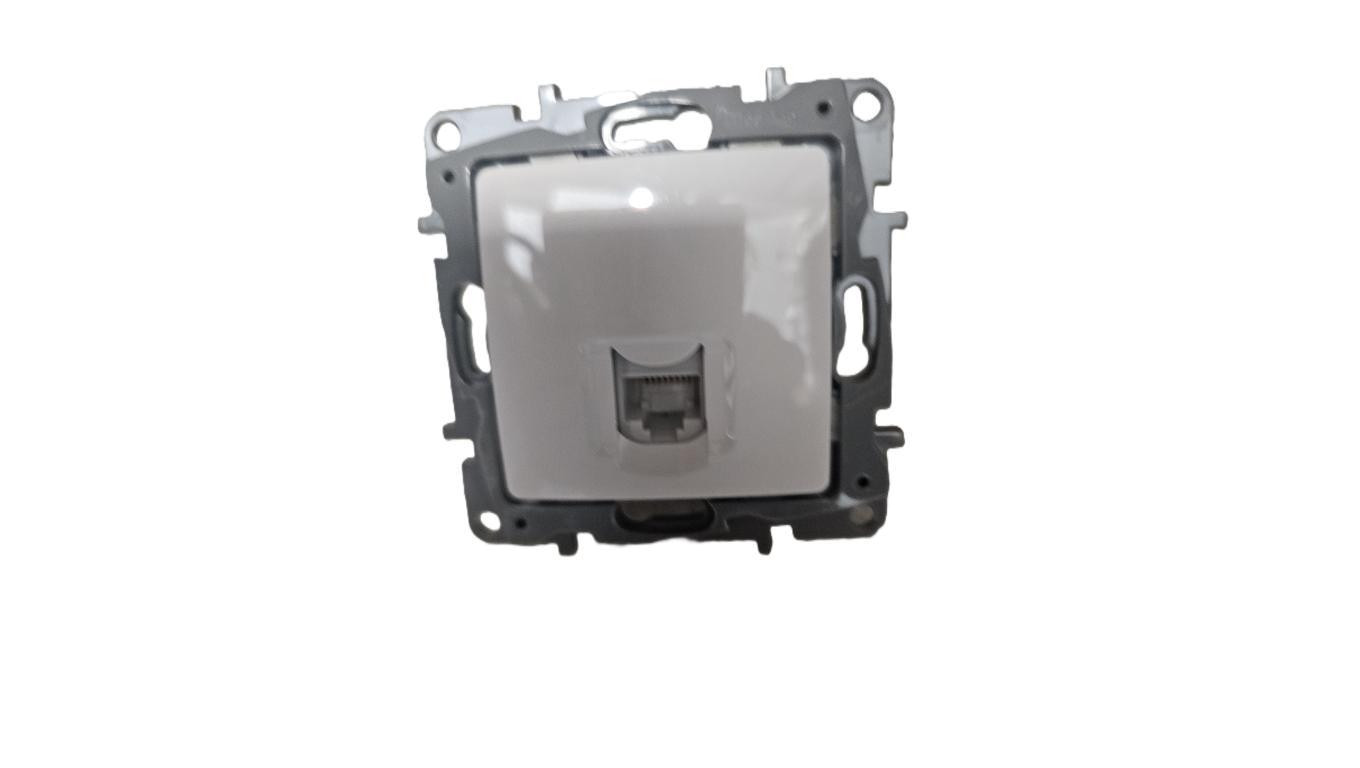Niloe gniazdo komp. białe 1XRJ45 664571