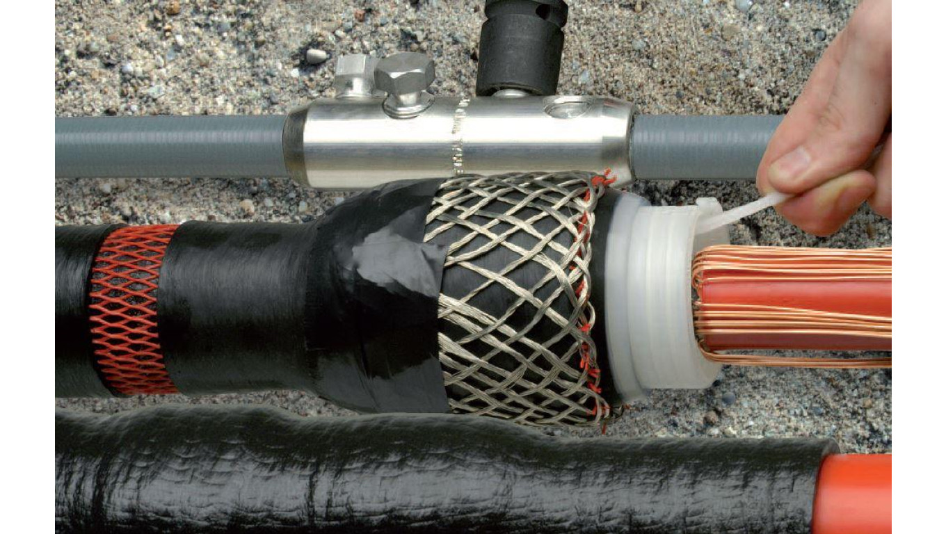 Mufa przelotowa ZIMNOKURCZLIWA TE Raychem CSJA-24B/1XU-1XU-M zakres 35-150mm2 ze złączką śrubową All In One