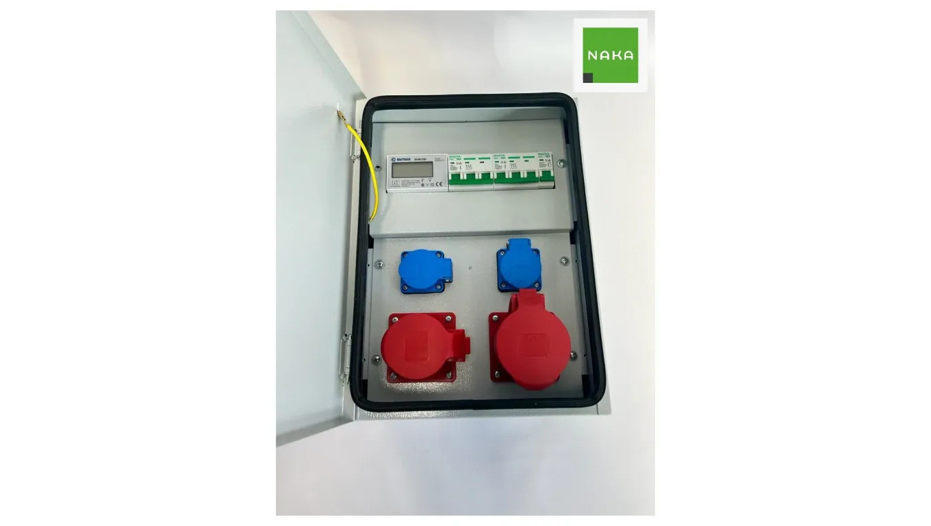 IP54 CEE 32A 16A 2x230V Metalowa rozdzielnica ścienna z miernikiem mocy LCD 94V-2