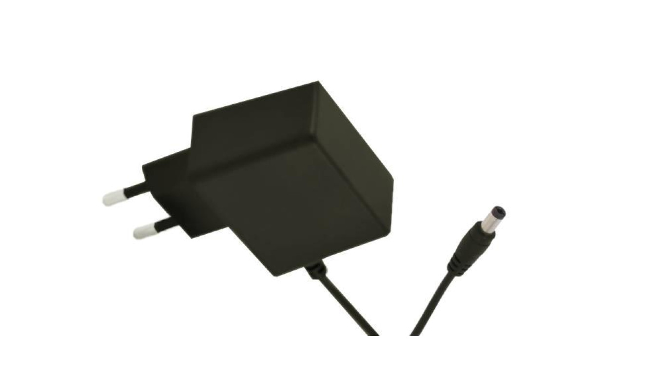 POSC05300A Zasilacz adapter 15W 5V 3A z wtykiem DC - 5.5x2.1