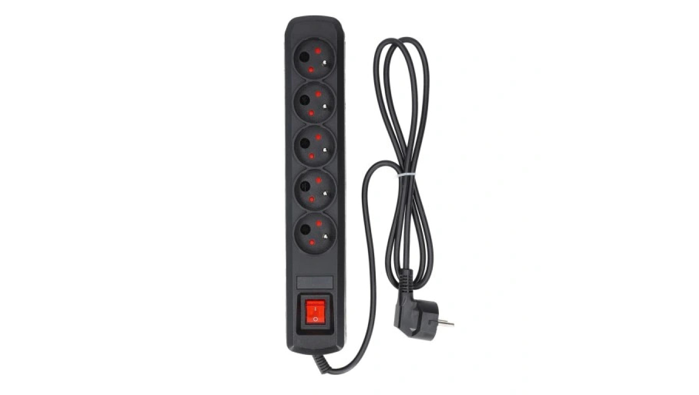 Przedłużacz elektryczny Listwa zasilająca antyprzepięciowa ARCON R5 na 5 gniazd 2P+Z z wyłącznikiem czarna 3m