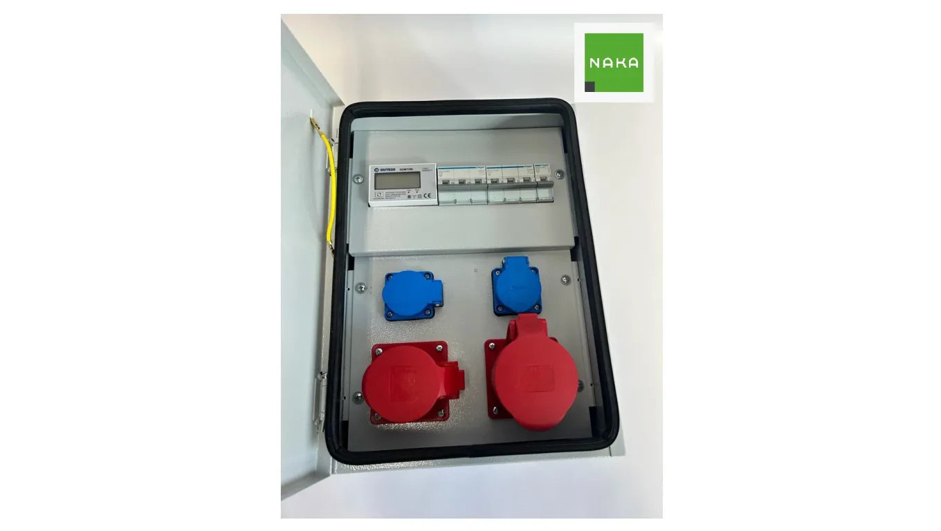 IP54 CEE 32A 16A 2x230V Metalowa rozdzielnica ścienna z licznikiem elektrycznym 94H-4